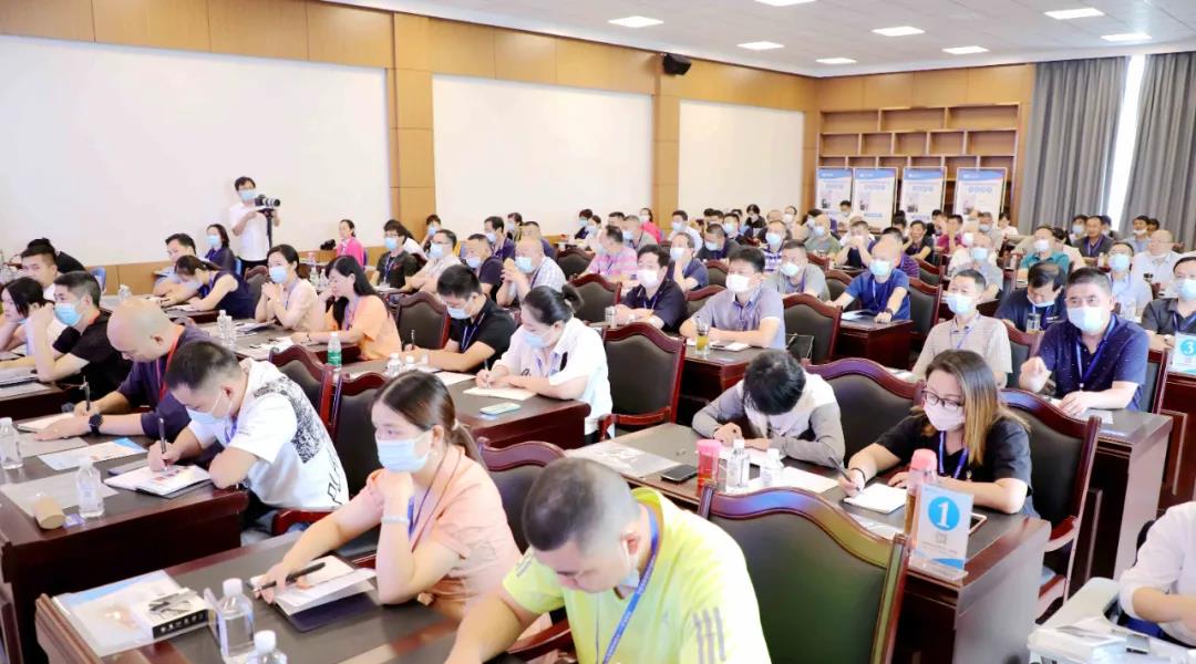 学员们听课的现场